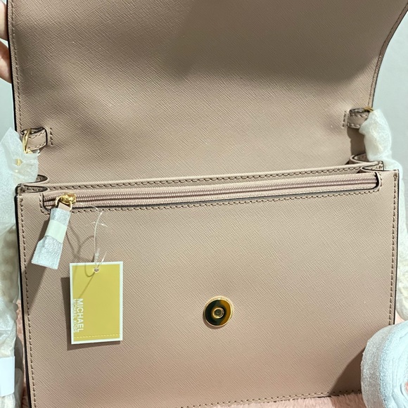 MICHAEL KORS Daniela Large Saffiano Leather Crossbody Bag - Picture 5 of 7